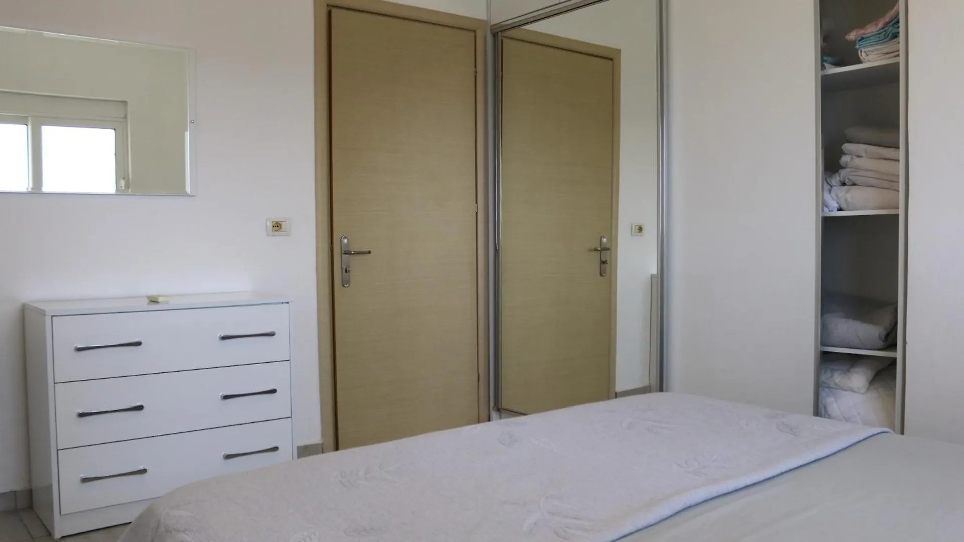 Robin Sea View Apartment Sarande