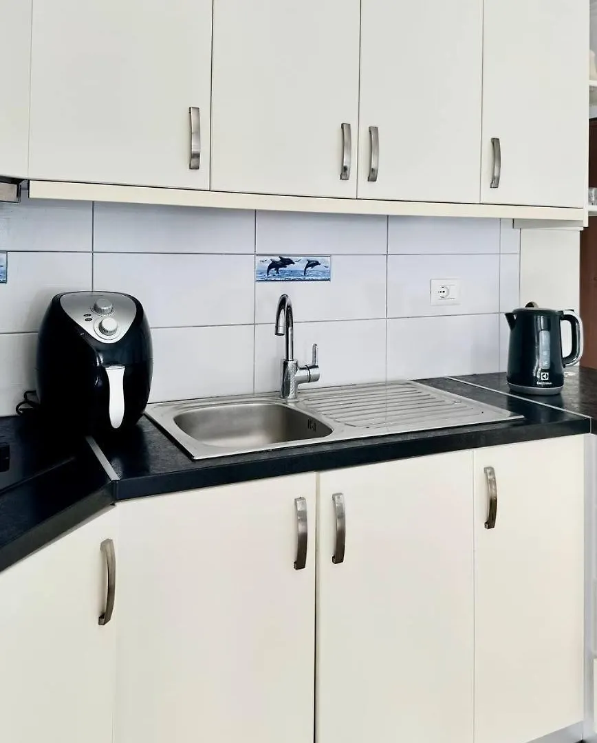 Robin Sea View Apartment Sarande 0*,  Albania