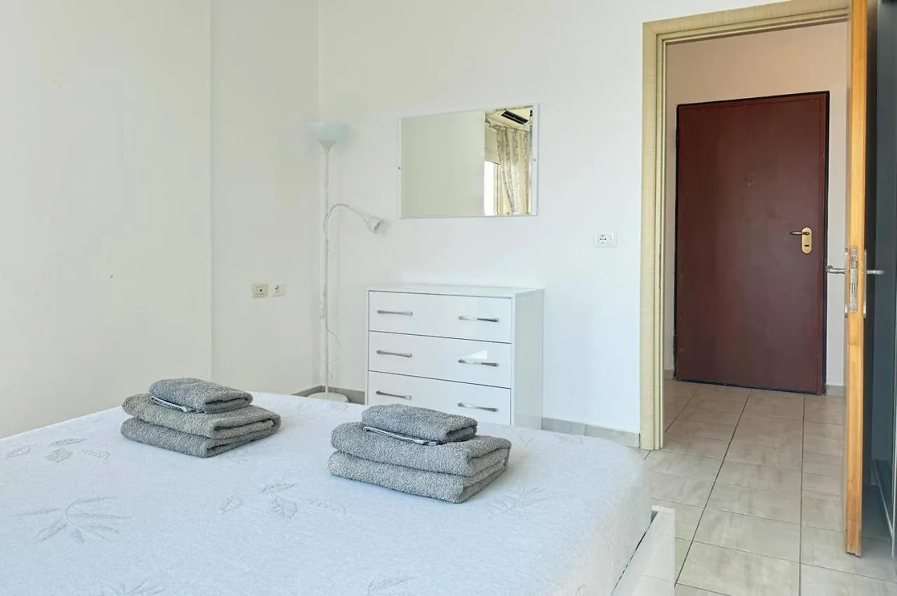 Robin Sea View Apartment Sarande
