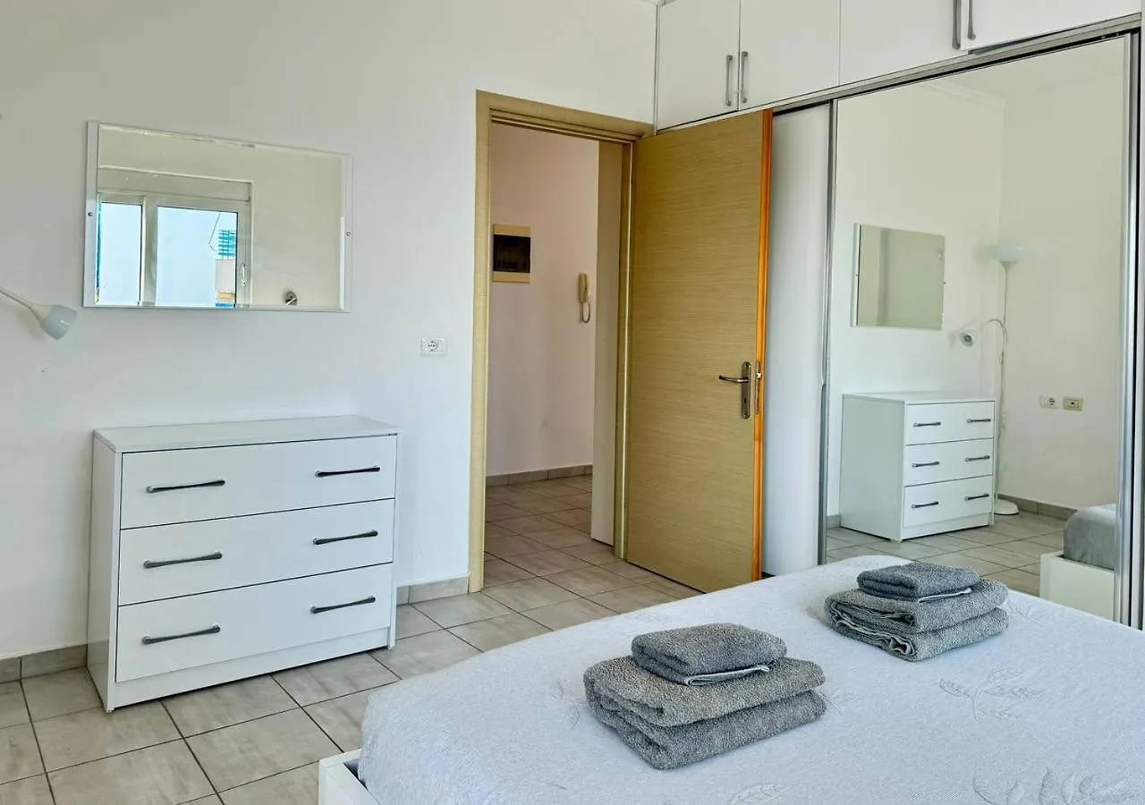 Robin Sea View Apartment Sarande 0*,  Albania