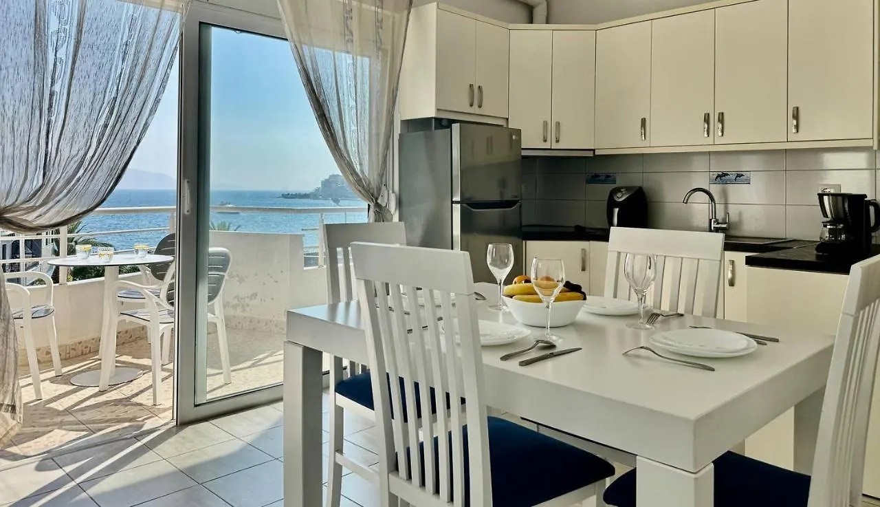 Robin Sea View Apartment Sarande 0*,