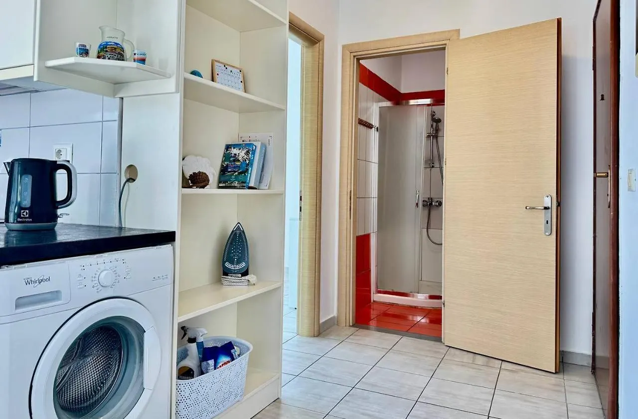 Robin Sea View Apartment Sarande