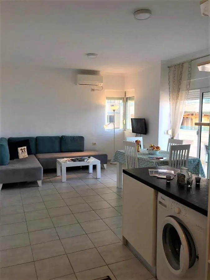 Robin Sea View Apartment Sarande 0*,