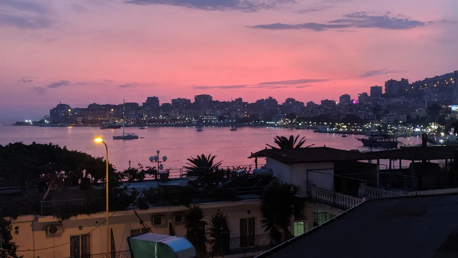 Robin Sea View Apartment Sarandë 0*,